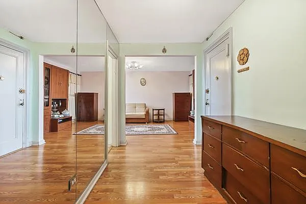 Sold by Avenue Sotheby's International Realty | media 17