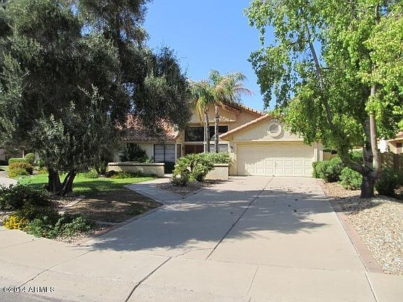 3rd image of 176 W Dawn Dr