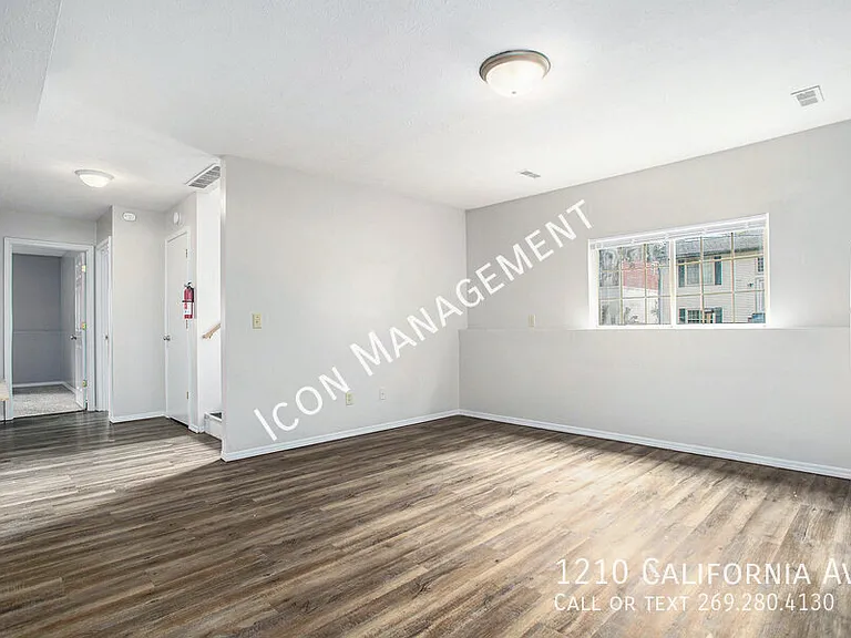 1210 California Ave — Photo 9