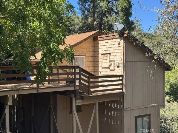 327 E Zermatt Dr, Crestline, CA 92325