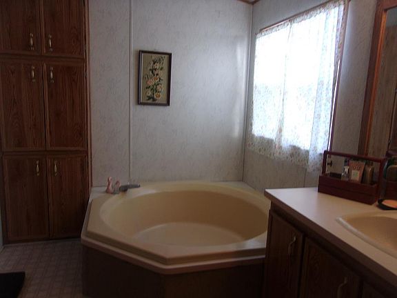 5th image of 510 E Luce St