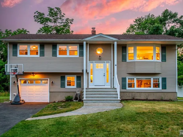 10 Robert Pl, Pequannock, NJ 07440