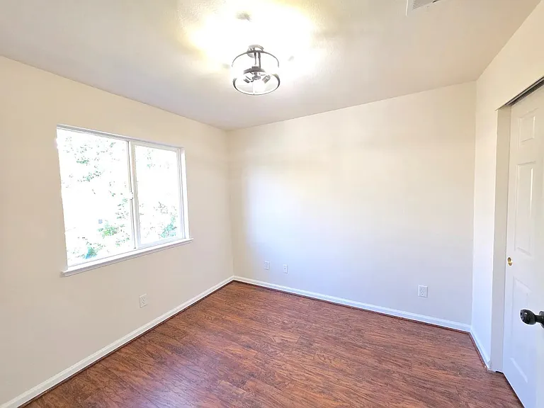 3057 Courtside Dr — Photo 3