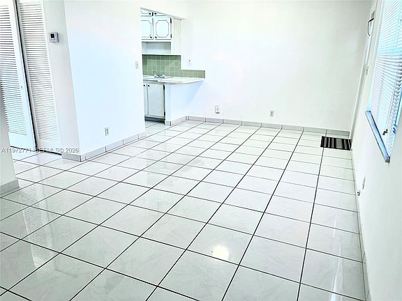4th image of 2145 Pierce St APT 421