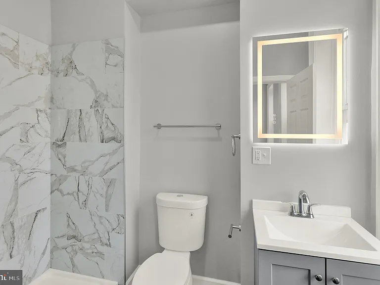 1156 Franklin St #4 — Photo 5
