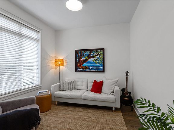 4th image of 112 172a St