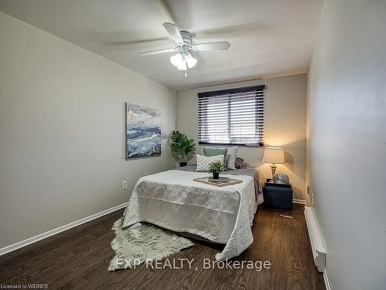 1060 Canfield Cres #5 — Photo 14