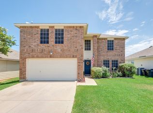 14024 Sand Hills Dr, Fort Worth, TX 76108