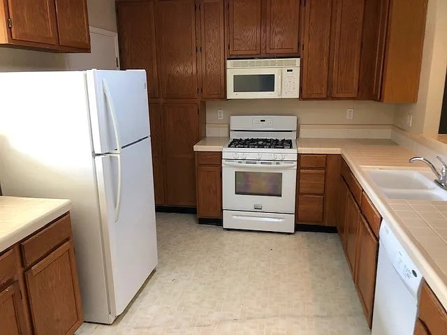 1236 Evans Ct — Photo 7