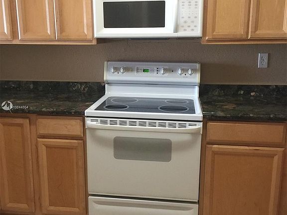 4th image of 9480 Tangerine Pl APT 203