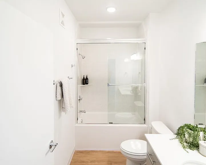 District Lofts ll Apartments — Photo 9