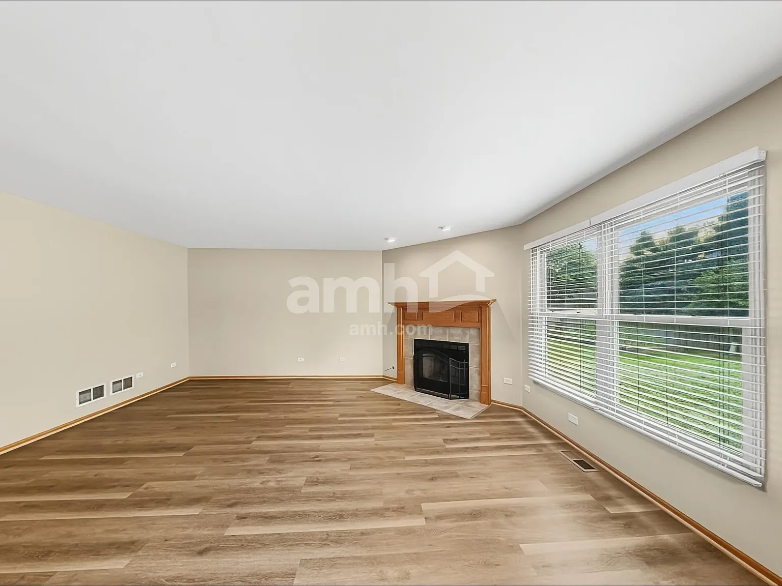 4 bed, 2.5 bath, 2693 sqft, $3,495 — Photo 4
