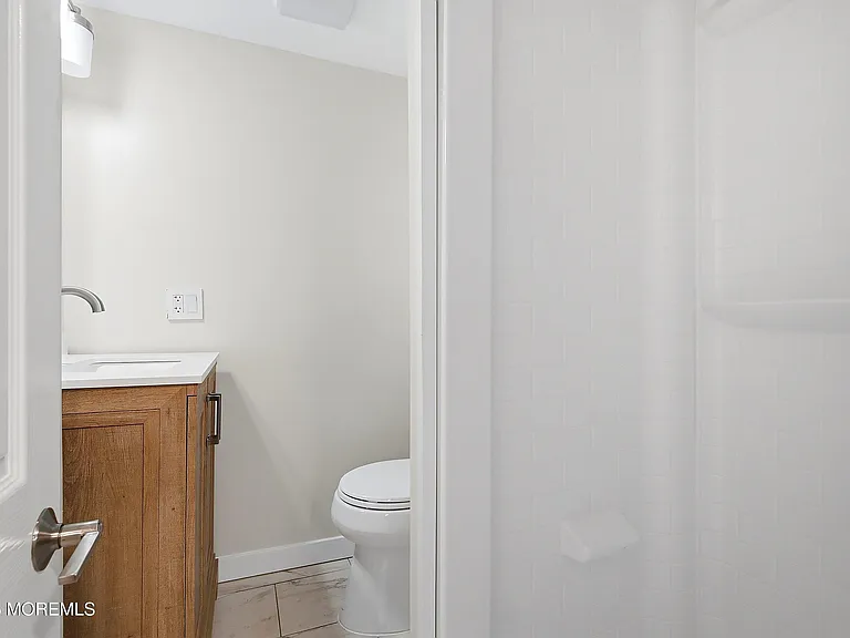 1208 Maplewood Rd — Photo 13