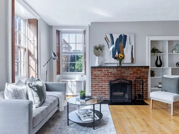 11 Myrtle St APT 4, Boston, MA 02114