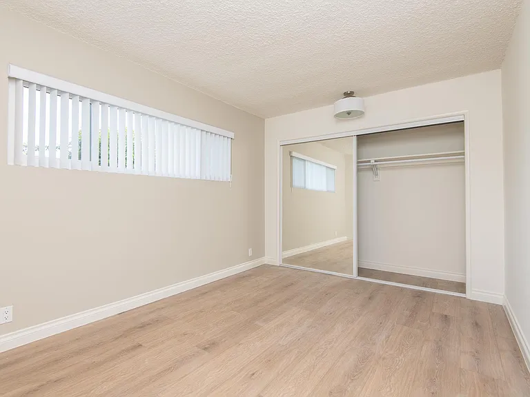 1906 S Shenandoah St #10 — Photo 8