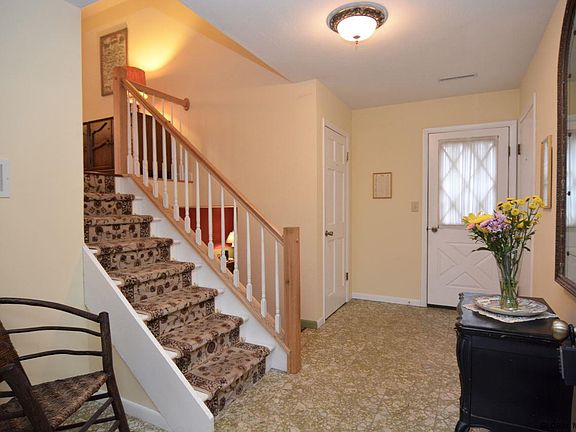 5th image of 11 Evergreen Dr