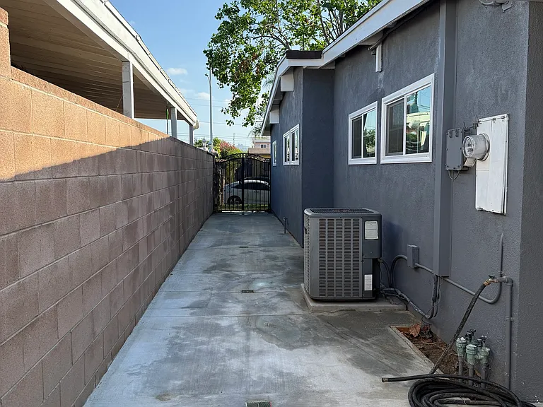 13833 Fairgrove Ave — Photo 21