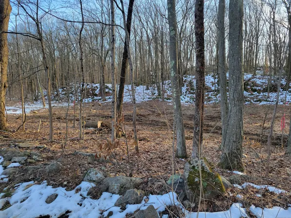 174 Kimberly Lane, Woodbury, CT 06798