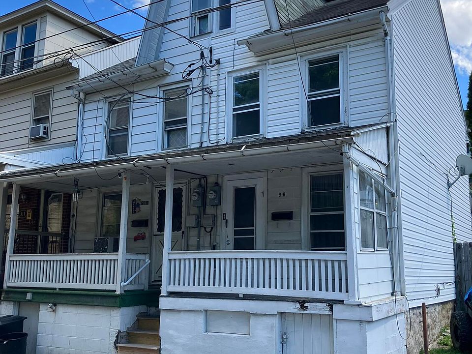 1st image of 918 W Wood St