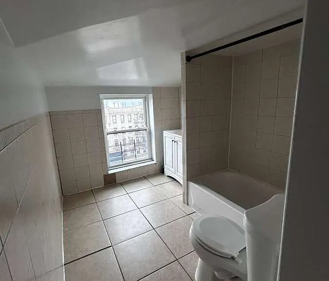 53 Glenwood Ave — Photo 3