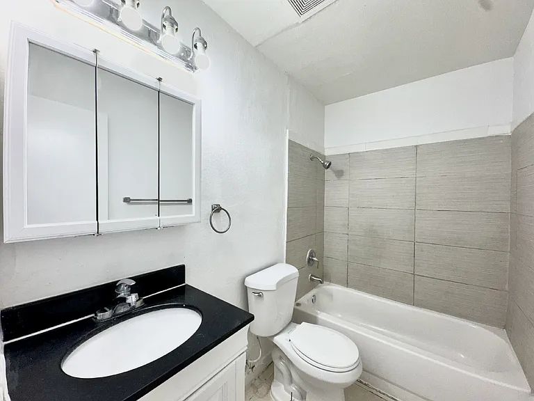 3427 E Cheyenne Ave #B — Photo 32