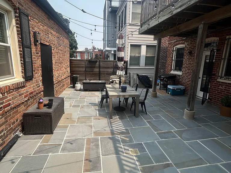 424 11th St NE #202 — Photo 15