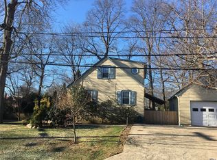 17 Kellum St, Huntington Station, NY 11746
