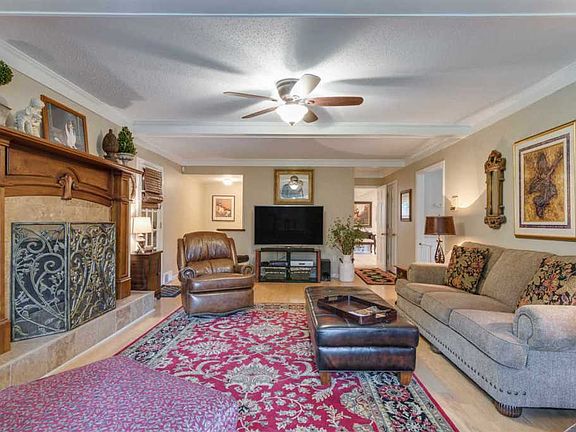 5th image of 2172 Hickory Crest Dr