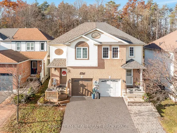 256 Ferndale Dr S, Barrie, ON L4N 8J9