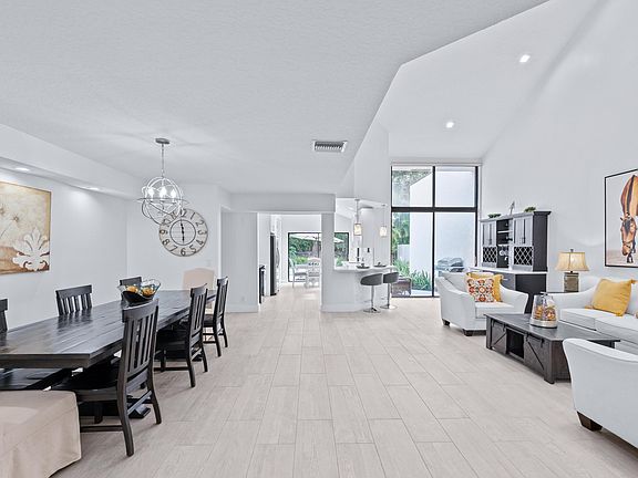 3rd image of 2442 Windsor Way Court