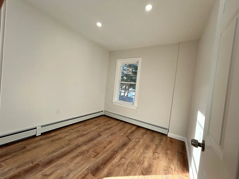 15 Jones St #1 — Photo 4