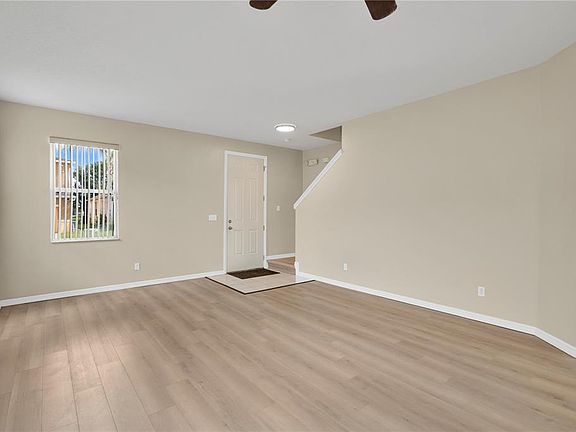 3rd image of 822 KETTERING ROAD