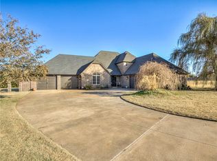 4504 Crestmere Ln, Edmond, OK 73025