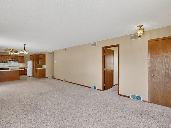 3rd image of 605 Main St S