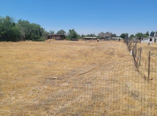 E Avenue R8, Palmdale, CA 93550