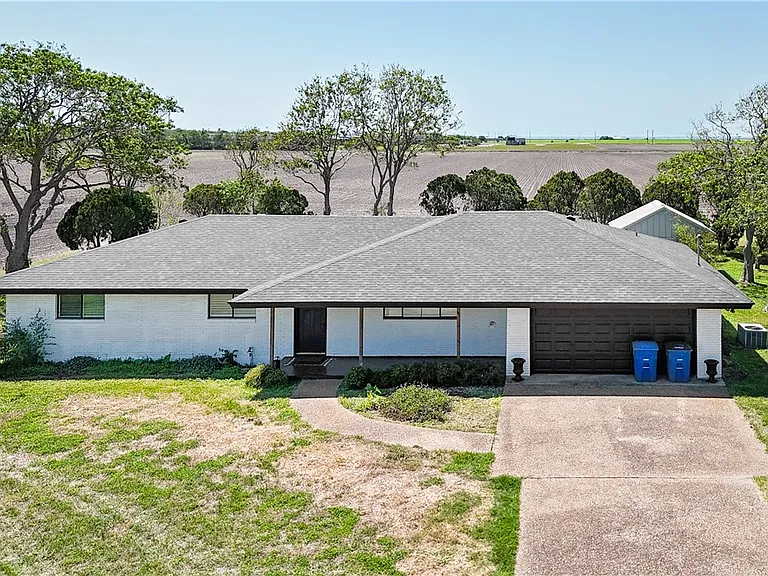 7629 Lang Rd — Photo 33