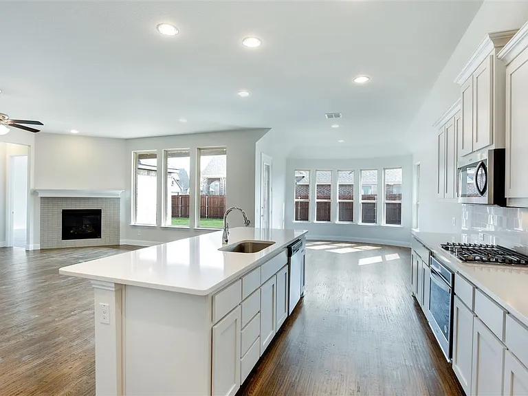 4422 Juniper Ln — Photo 4
