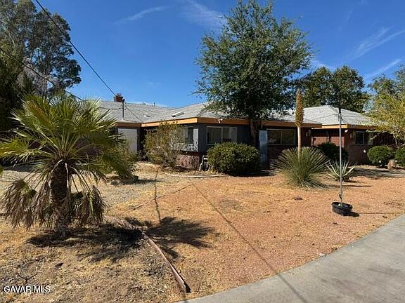 2nd image of 1902 W Avenue L