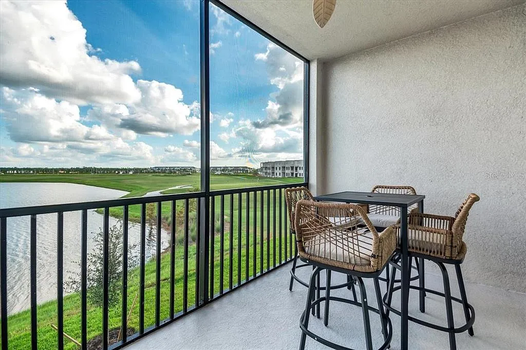 2 bed, 2.0 bath, 1120 sqft, $2,500 — Photo 2