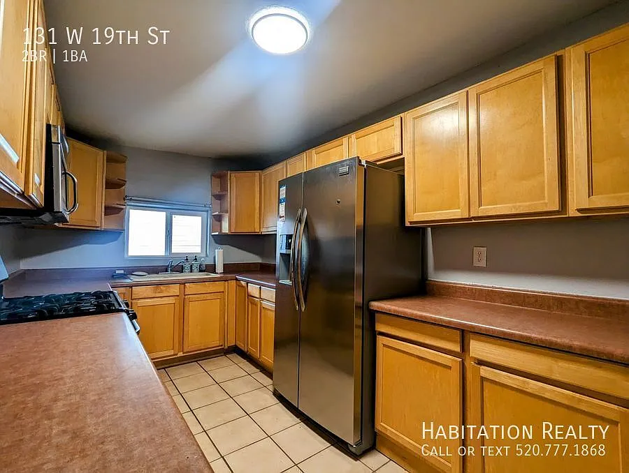 Beautifully remodeled 2Bed/1Bath downtown home + office/den space in the historic Barrio Santa Ro... — Photo 3