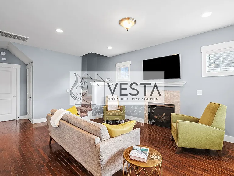 16 Hyde Park Pl — Photo 11