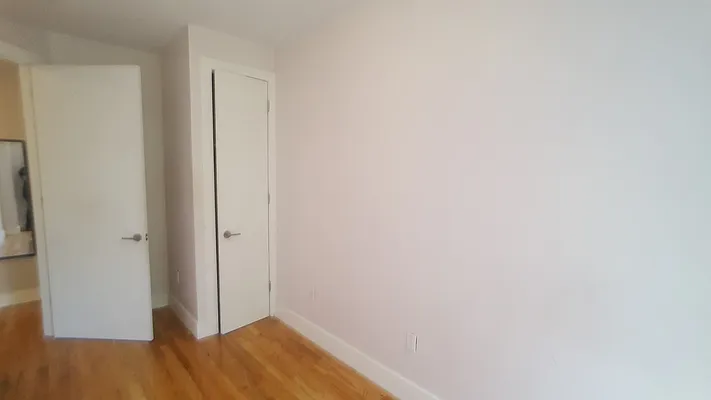 Rented by Evergreen Apartments BK | media 13