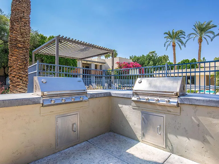Palm Desert Apartments — Photo 8