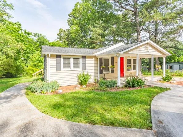 520 Rogers Ln, Tunnel Hill, GA 30755