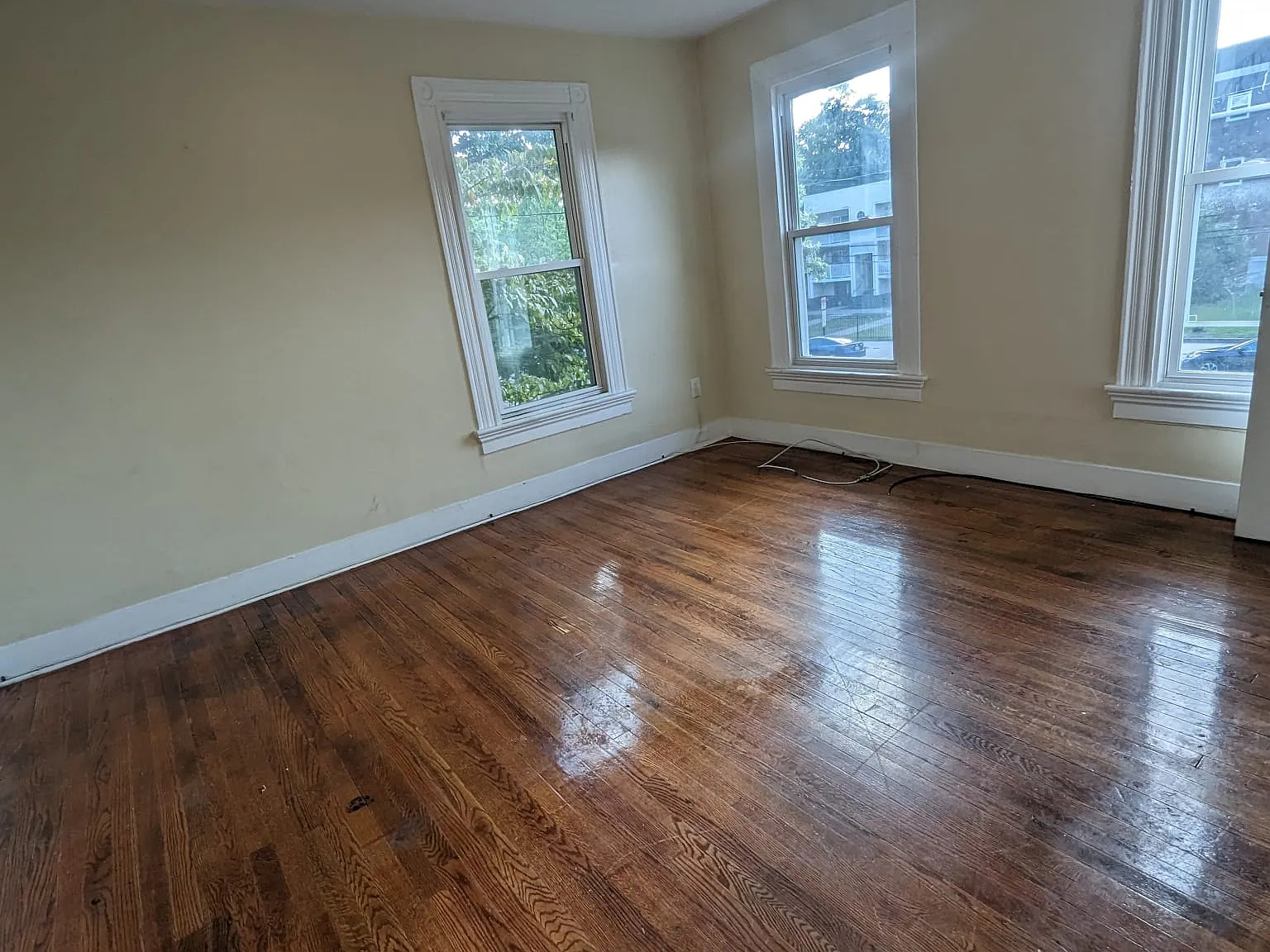 4 bed, $2,050 — Photo 4