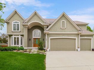 637 NE Sundance Trl, Lees Summit, MO 64086