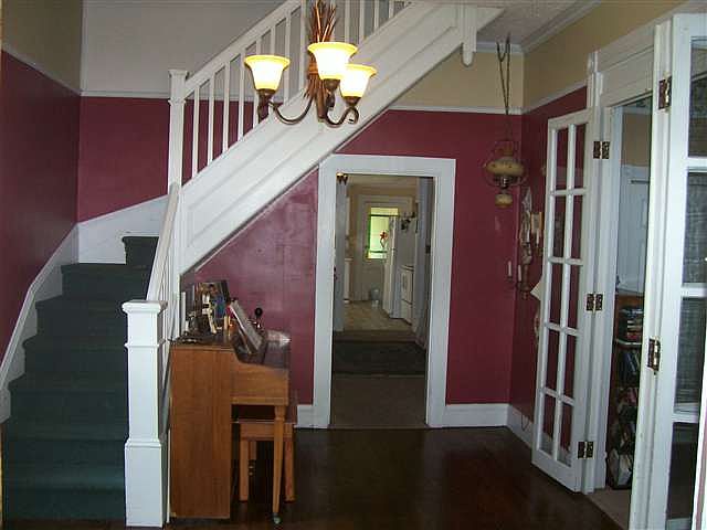 2nd image of 825 S 28th St