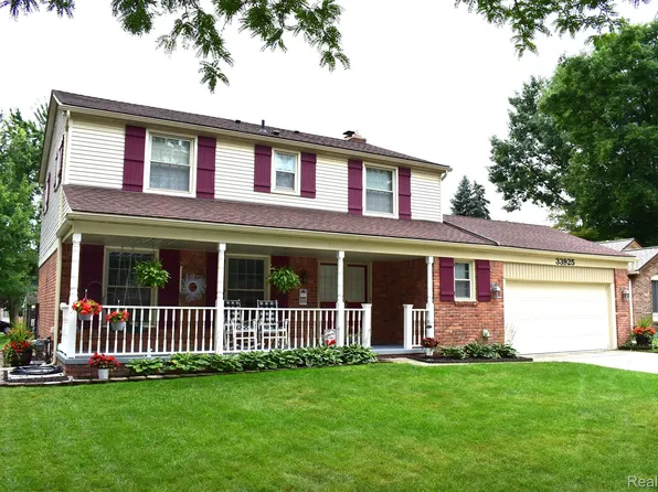 33925 Fairfax Dr, Livonia, MI 48152