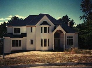 10 Stonewall Ridge Rd, Newtown, CT 06470