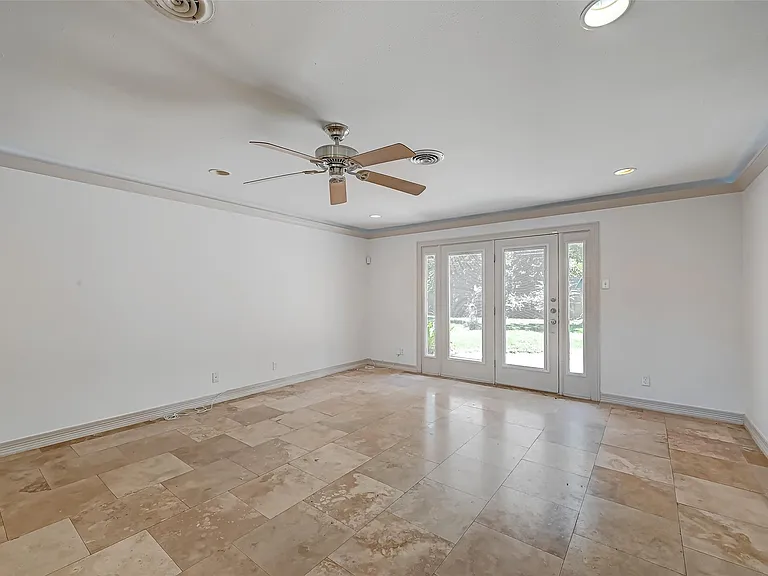 5611 Briarbend Dr — Photo 17